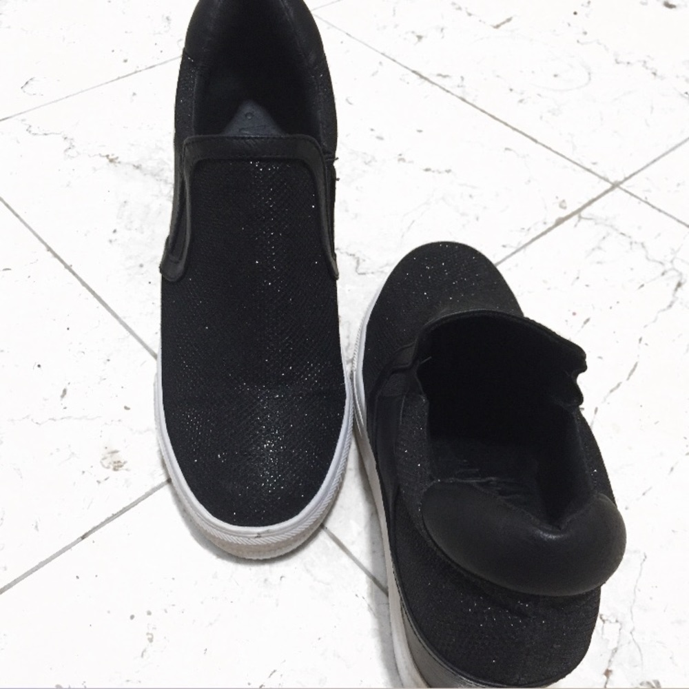 Black shiny 2 inch high flat platform shoe